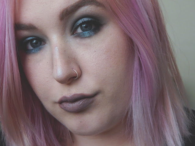 Cool Toned Grunge Makeup Look