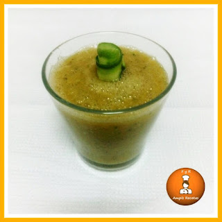 Batido-detox-de-zanahoria-pepino-y-manzana