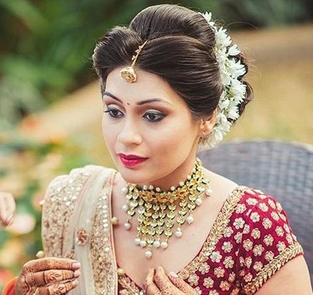 50+ Gajra Hairstyle Ideas for Bride this Wedding Season! | Indian bun  hairstyles, Bridal hair buns, Bun hairstyles