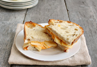 Cheddar Apple Pie Grilled Cheese