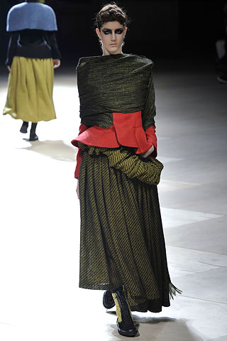 Yohji Yamamoto Autumn/Winter 2008-2009 Ready-To-Wear