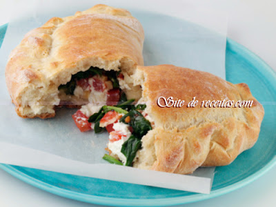 Calzone de espinafre com ricota