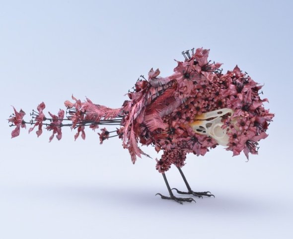 Taiichiro Yoshida arte esculturas animais feitos de flores de metal surreal bizarro