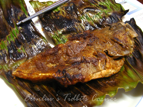 Elinluv's Tidbits Corner: Grilled Fish Wrapped In Banana Leaf