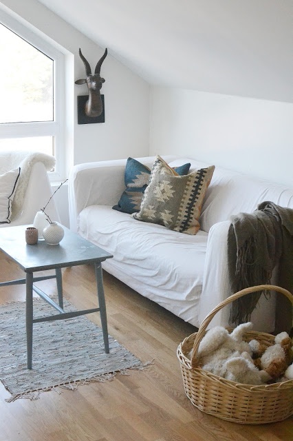 The Cozy Minimalist: Search: Minimal Living Room Ideas