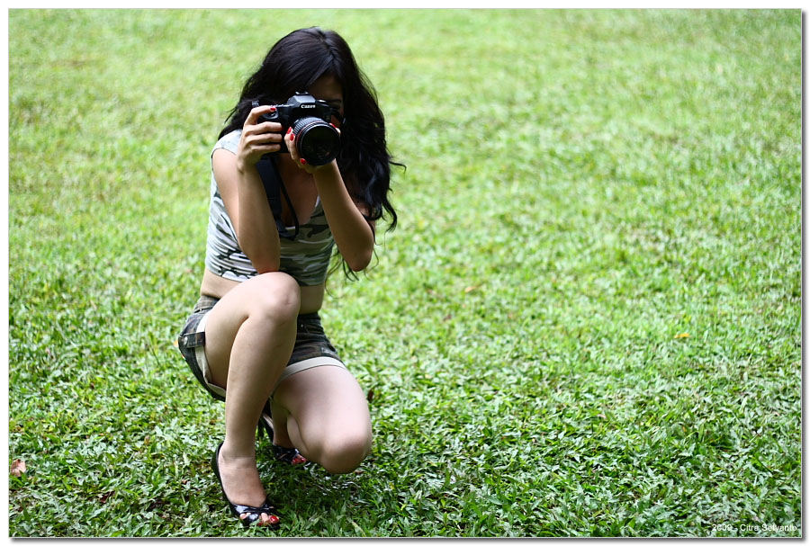 Bila Photographer Pegang KameraBeginila Jadinya 