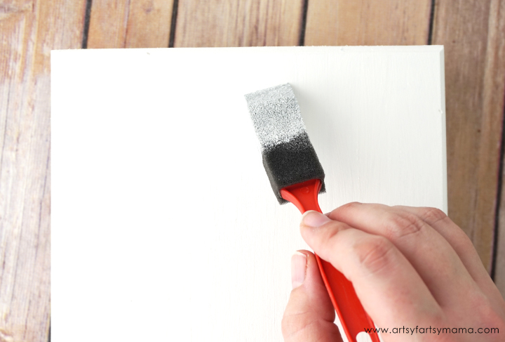 DIY Welcome Sign with a few simple materials and Cricut | @artsyfartsymama