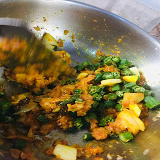 bhindi-aloo-sabzi-step-2(15)