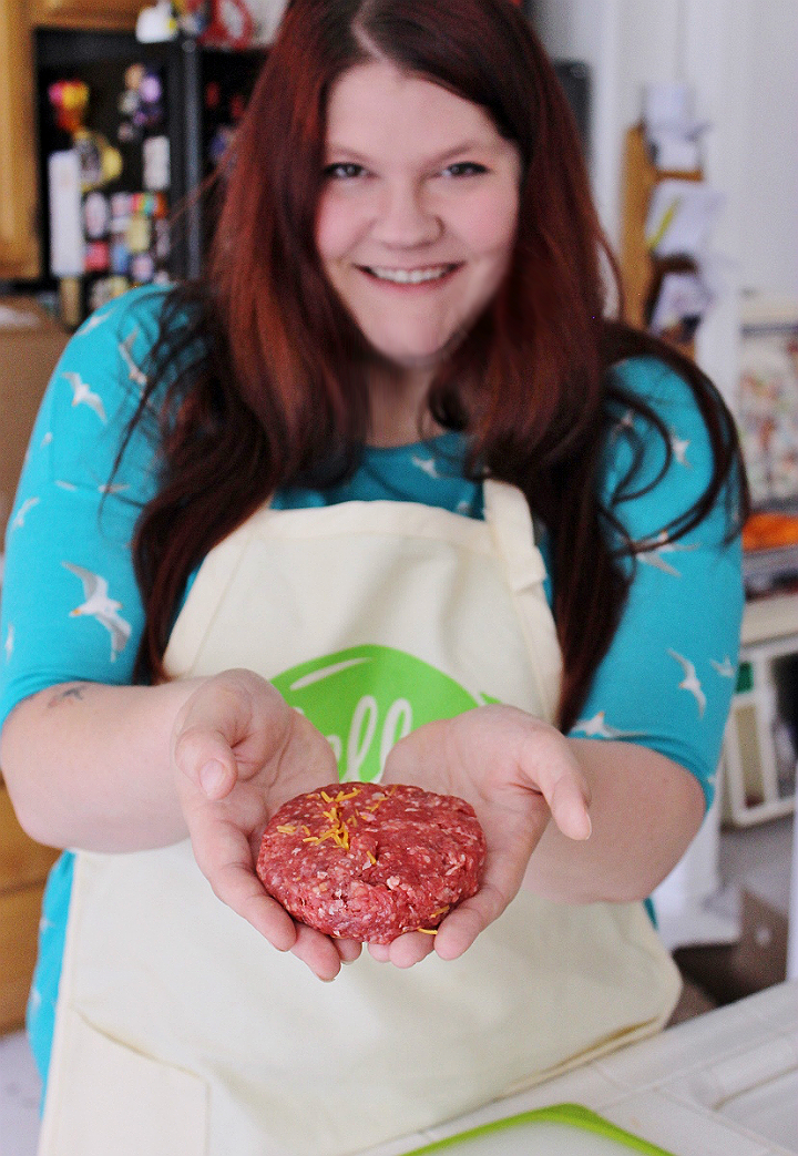 Stuffed Juicy lucy burgers with HellowFresh #AD