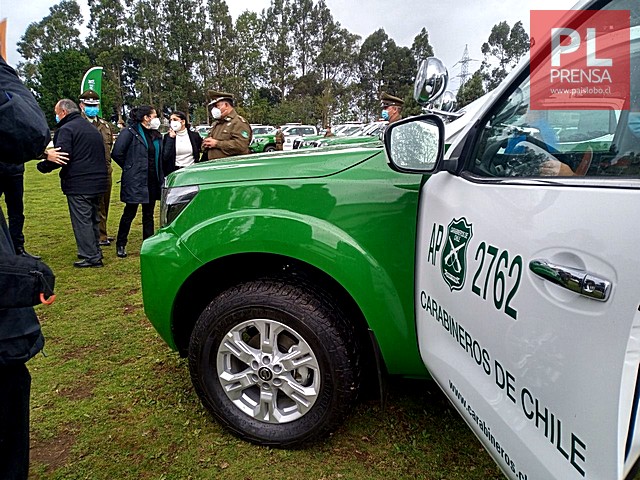Gobierno regional entrega 37 vehículos a Carabineros