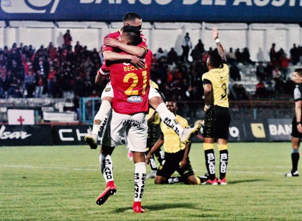 Liga Pro : D.Cuenca golea a Fuerza Amarilla