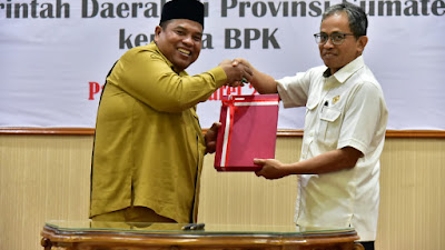  Menuju Opini WTP, Bupati Suhatri Bur Serahkan LKPG Tahun 2022  k BPK RI Sumatra Barat