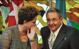 “Médicos cubanos farão política para a presidente Dilma”