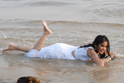 madhavi latha new beach unseen pics