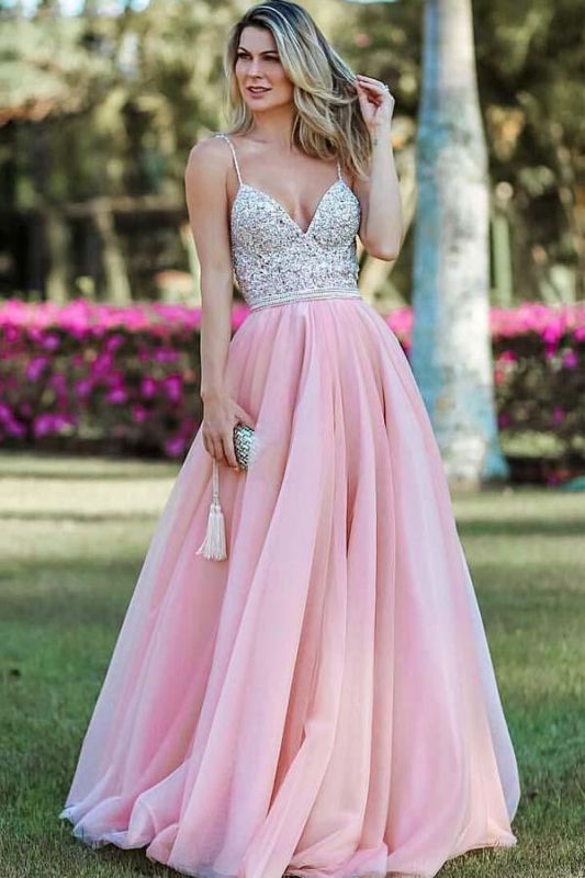 Vestido de madrinha rosa para você arrasar durante a festa