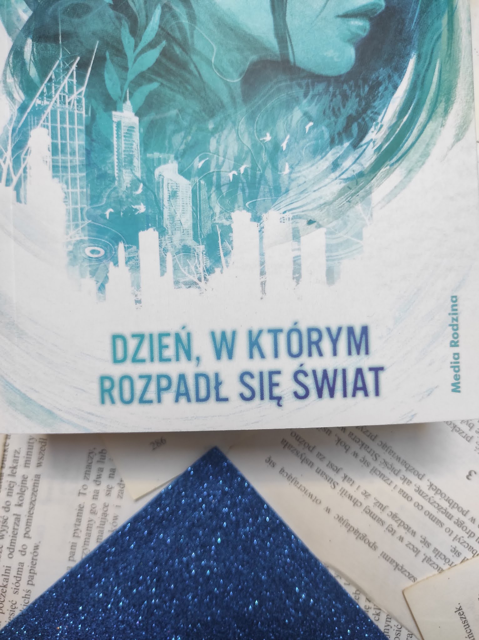 "Vortex. Dzień, w którym rozpadł się świat" Anna Benning - recenzja