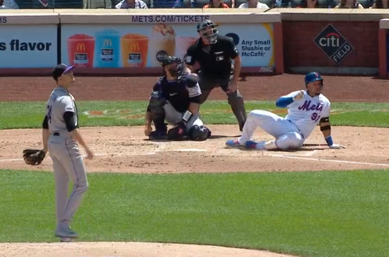 Carlos Gomez nearly hits HR while falling