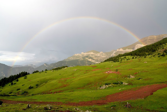 Arcoiris prat d aguiló cavalls del vent pirineos, en cadí moixeró