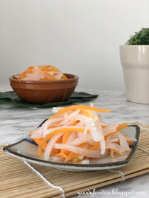Vietnamese pickled carrot and daikon recipe