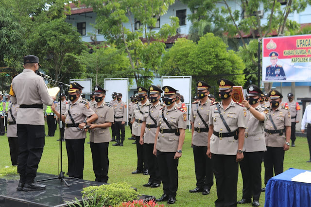 Kapolres Pimpin Upacara Sertijab Pejabat Utama dan Kapolsek Lingkungan Polres Muara Enim