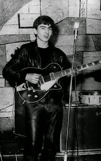 George Harrison dengan Gretsch Duo Jet