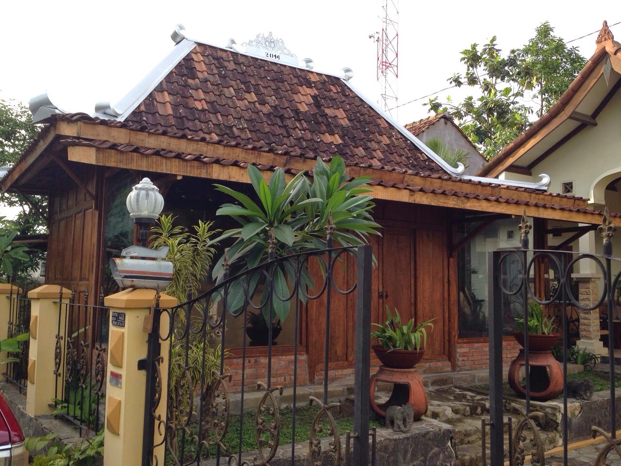 Rumah limasan kecil di krapyak kulon, yogyakarta  Rumah 