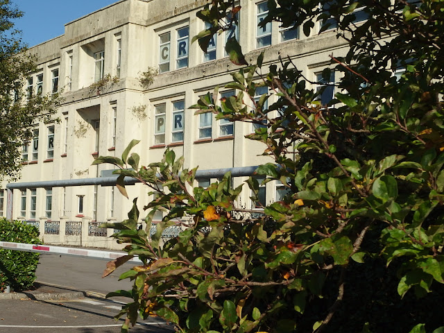 View of the White House from the far end of Hathaway Retail Park