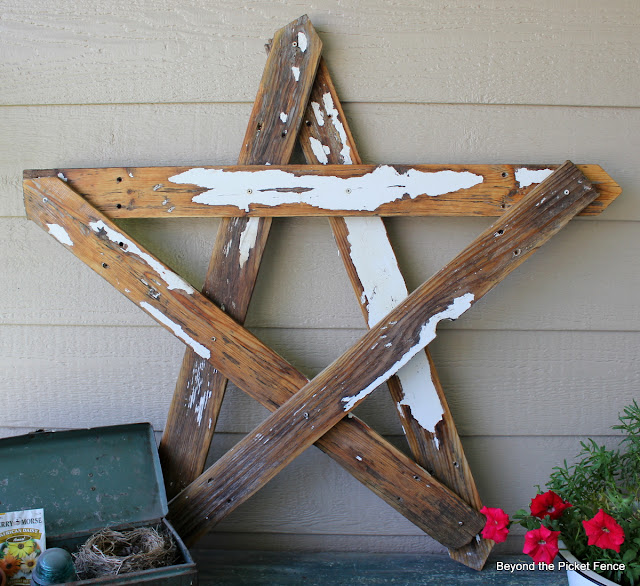 picket fence star http://bec4-beyondthepicketfence.blogspot.com/2012/06/superstar.html