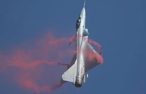 The prowess of China's J-10 Fighter Jet Missile is Terrible, Capable of Destroying the Enemy in One Shot