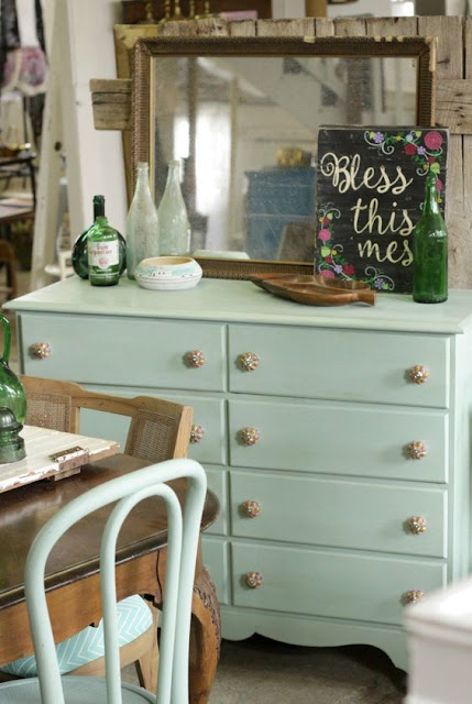 mint dresser