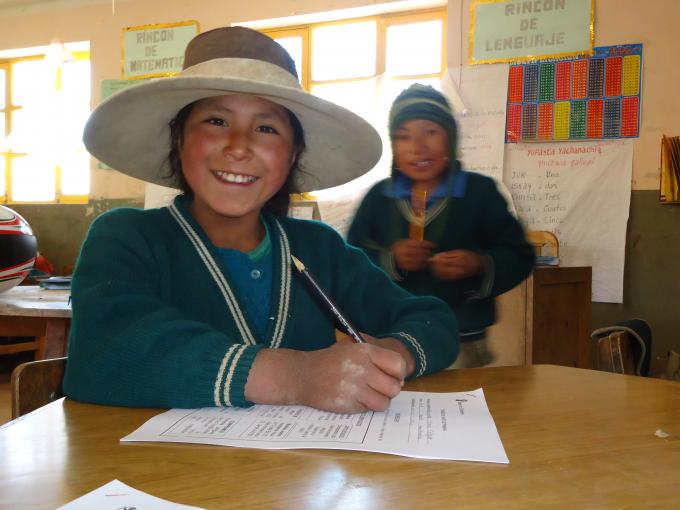 Bolivia: Acceso a educación básica es mayor a la universitaria