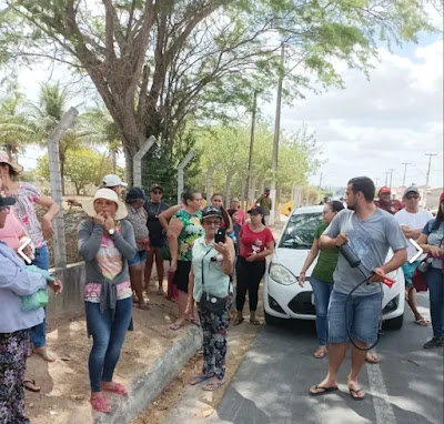 Por fatta d’água,  moradores do município de Olivença/AL bloquearam a rodovia AL- 220 para cobrar reestabelecimento d'água