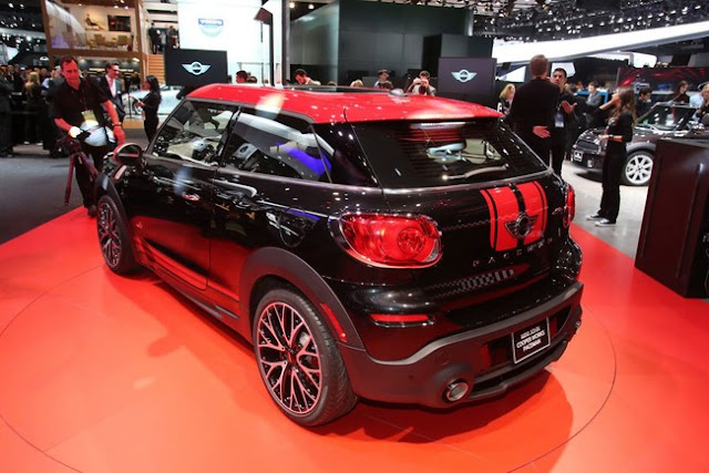 MINI Paceman John Cooper Works có giá 36.200 USD