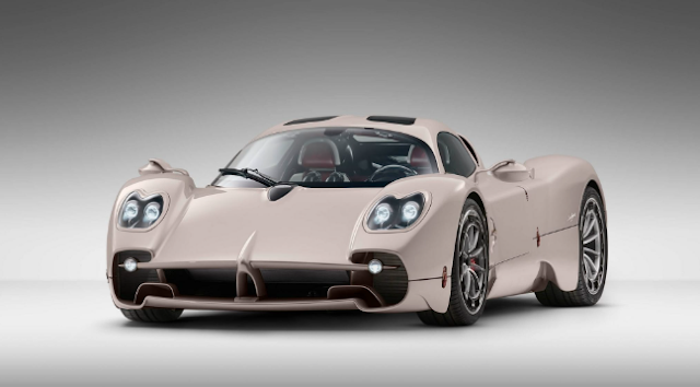 Setelah 6 tahun pengembangan, Pagani akhirnya meluncurkan model ketiga mereka untuk menggantikan Huayra yaitu Utopia. Model dengan kode pengembangan C10 ini masih terlihat analog dengan mesin V12 tanpa elektrifikasi dan bahkan transmisi manual. Rupanya Pagani mencatat bahwa konsumennya ingin mobil yang simpel dan ringan dan menawarkan driving experience.