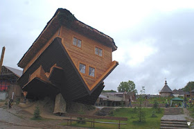 Menarik Banget : Rumah Dengan Design Terbalik