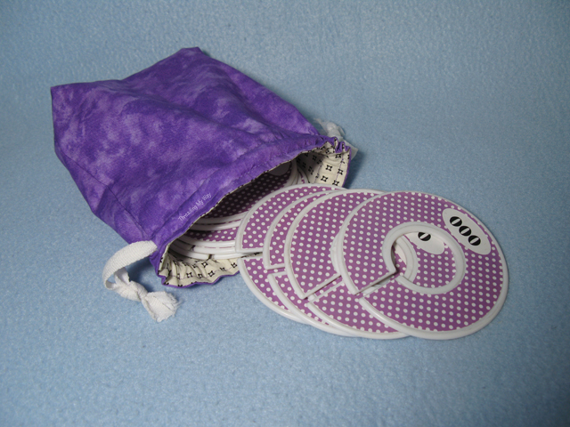 Make a drawstring bag to carry clothes dividers to markets ~ Threading My Way