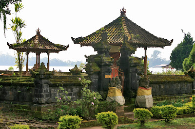 temple Puri Ulun Danu Bratan. храм Пури Улун Дану Братан