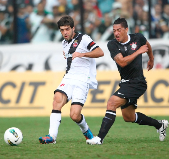 Vasco e Corinthians empatam em 0 a 0 em São Januário