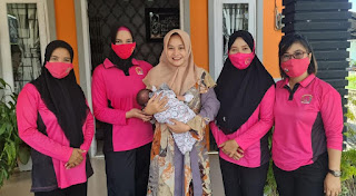 AKBP Galih Didampingi Ketua Bhayangkari Menghadiri Acara Aqiqah Anak Ketiga Bripka Arief Prayudha Dan Bripka Alida