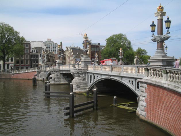 Blauwbrug in Amsterdam, Netherland