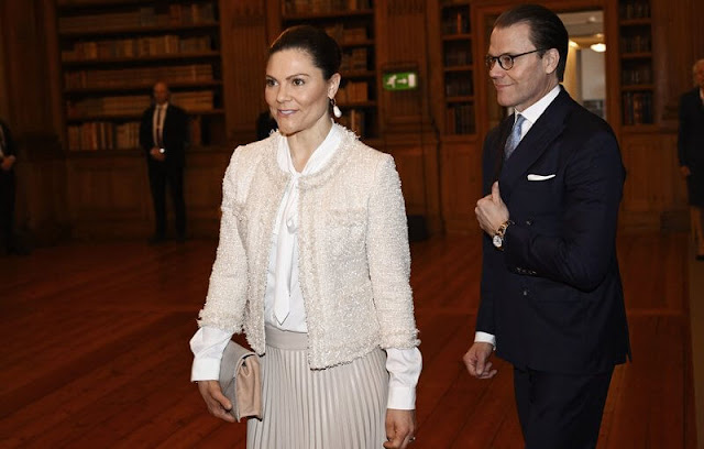 Crown Princess Victoria wore a new beige pleated skirt by H&M, Princess Sofia wore Marika skirt by Rodebjer. Cravingfor Baroque pearl earrings