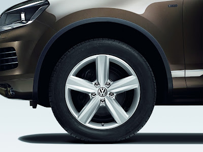 19-inch alloy wheels Girona