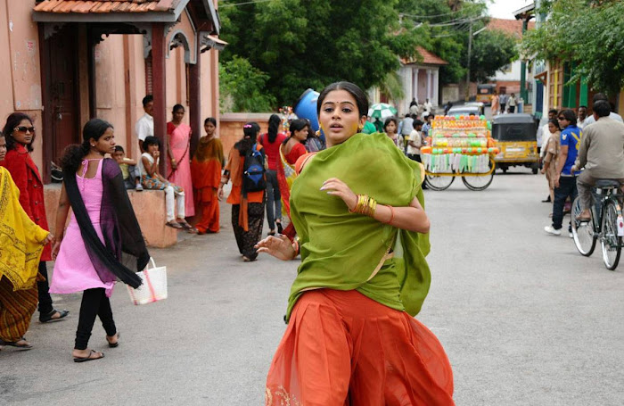 priyamani in saree hot photoshoot