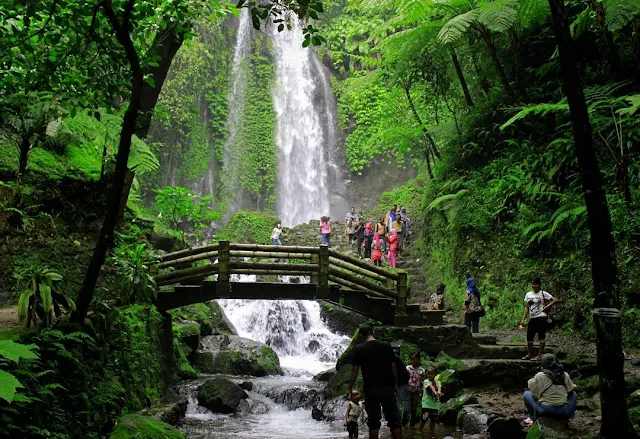 foto air terjun jumog karanganyar