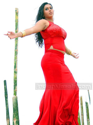 Namitha looking hot in Tamil movie Azhagana Ponnuthan