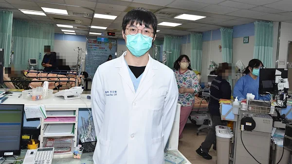 ▲李宗翰主任表示，彰基急診尖峰時期甚至每兩分鐘就會有一個病人掛號，其中流行性感冒及急性腸胃炎的病人也比平常多出三到五倍數量。（彰基醫院提供）