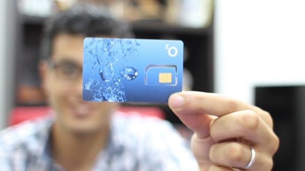 توصل ببطاقة هاتفية دولية (sim card) تعمل مع جميع شبكات الإتصال بالمجان إلى منزلك