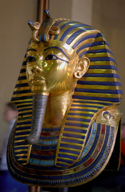 Королевская кобра (Урей) на маске Тутанхамона