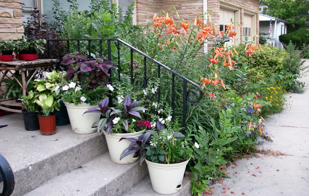 winter outdoor flower pot ideas Porch Garden Flower Pots Arrangements | 1000 x 633