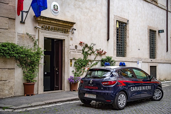 Roma, aggredisce l'ex a martellate: è grave